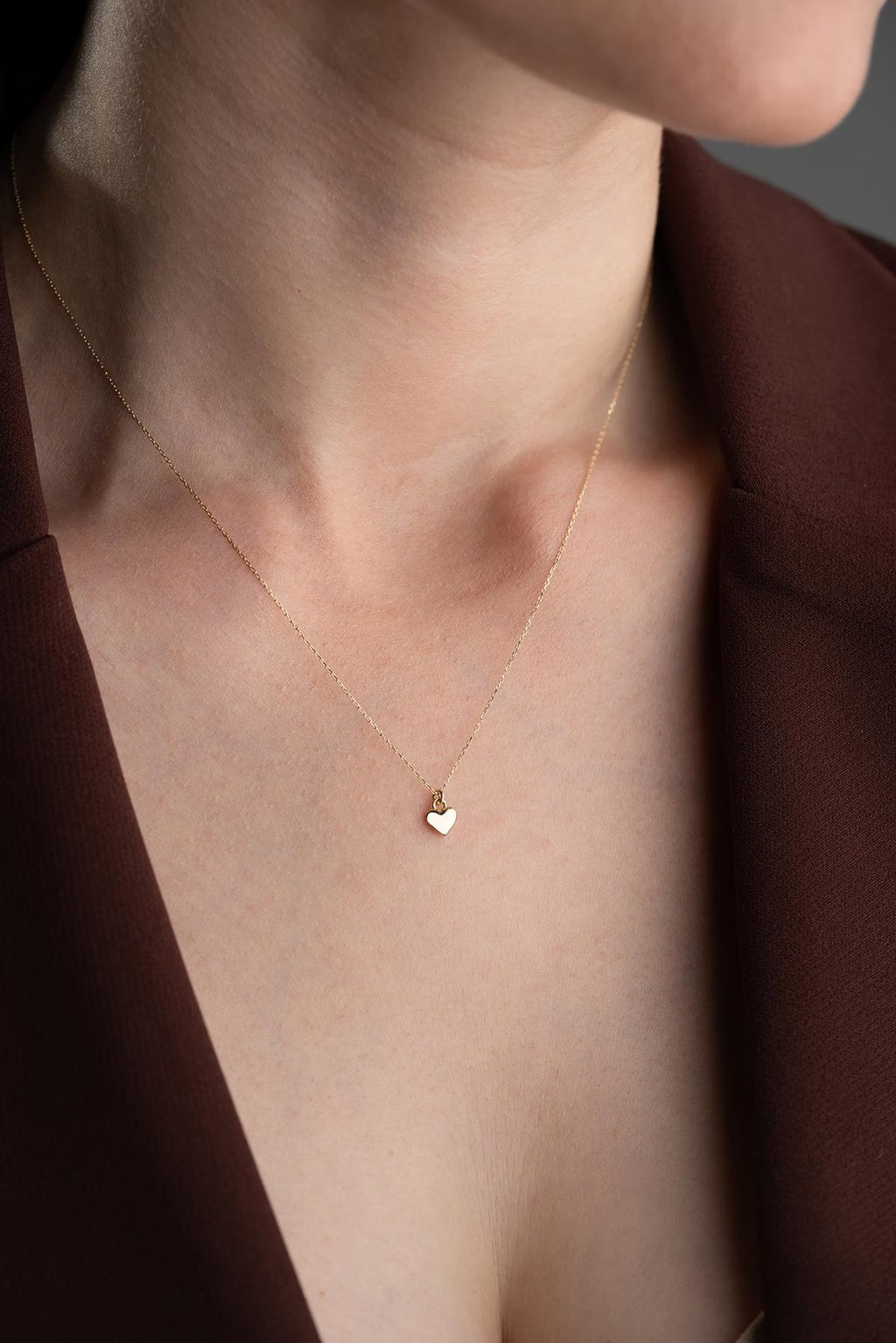 14K Solid Gold Tiny Heart Necklace / Minimalist Design Sacred Heart Necklace / Dainty Heart Pendant Necklace / Gift for Her / Heart Charm