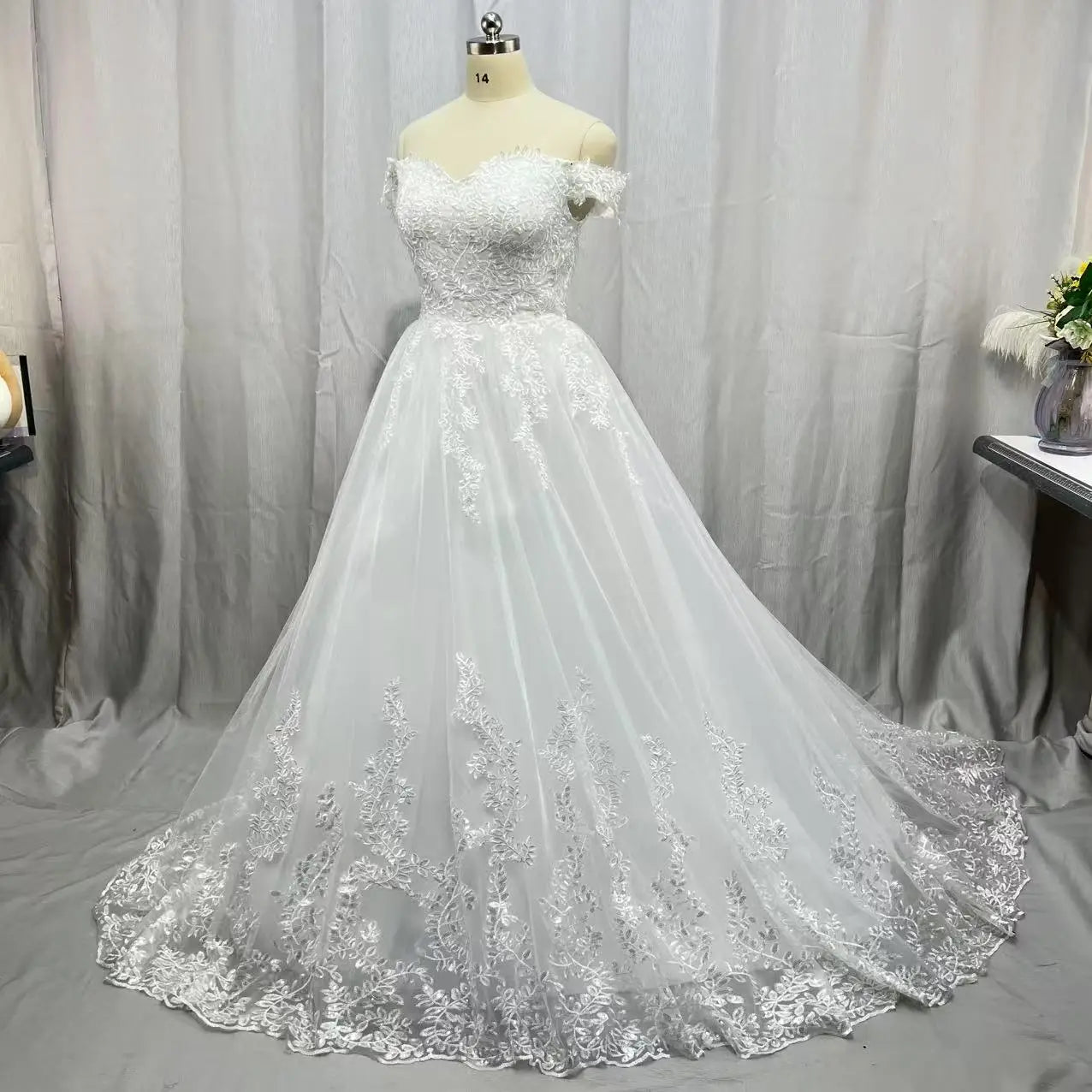 Customized White off the Shoulder plus Size Vestido De Noiva Wedding Dress Train Custom Made plus Size Bridal Tulle Mariage